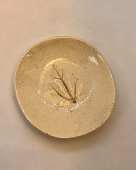 Corazón pequeño exterior y borde piedra, interior rojo