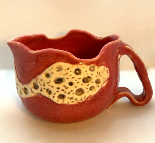 Roja mango derretido. Exterior con banda blanca esculpida círculos