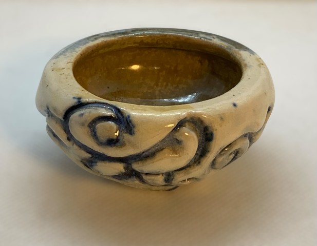 Pasta Chamiza. Interior café. Exterioir esculpido, blanco y azul