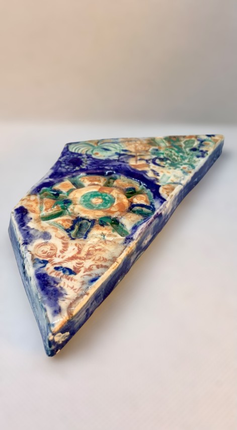 Placa decorativa estampado con tuercas. Naranja y azul