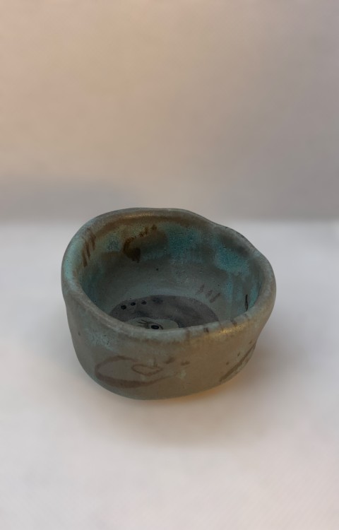 Pocillo azul piedra con dibujos óxidos