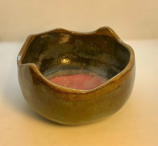 Bordes curvos. Interior azul y rosa,exterior celeste. Pasta negra