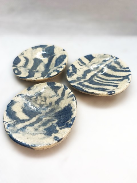 Nerikomi mini pichiruchi platito redondo azul y blanco mezclas