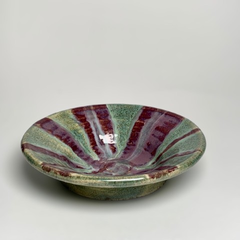 Plato torneado verde y morado lineas verticales con flux